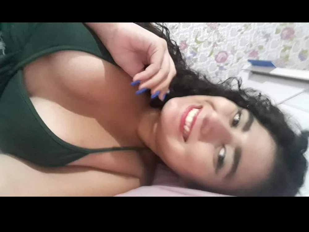 MoniGostosa offline chatrum