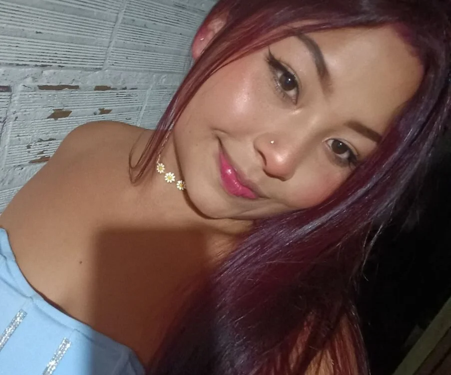 lia_thomson_ offline chatrum