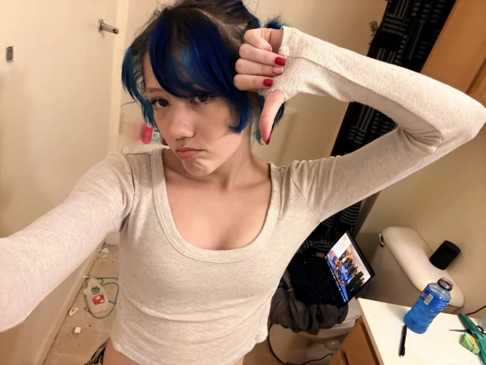 Mcmonsterbat: συνομιλία ΧΧΧ εκτός σύνδεσης