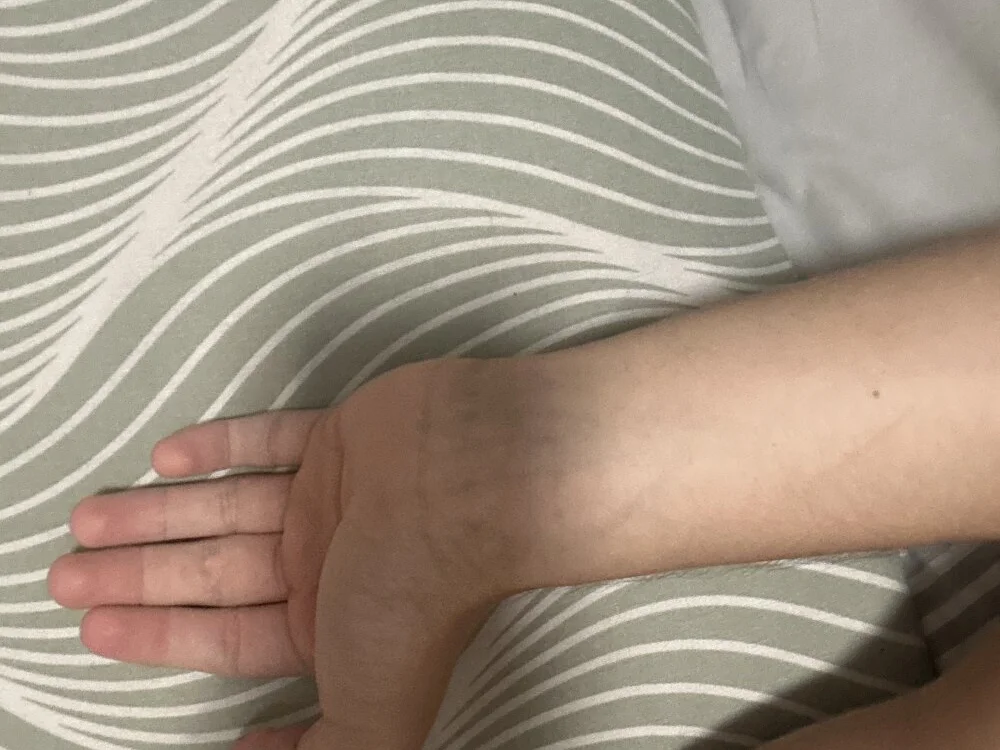 heyaeric's Offline Chat Room