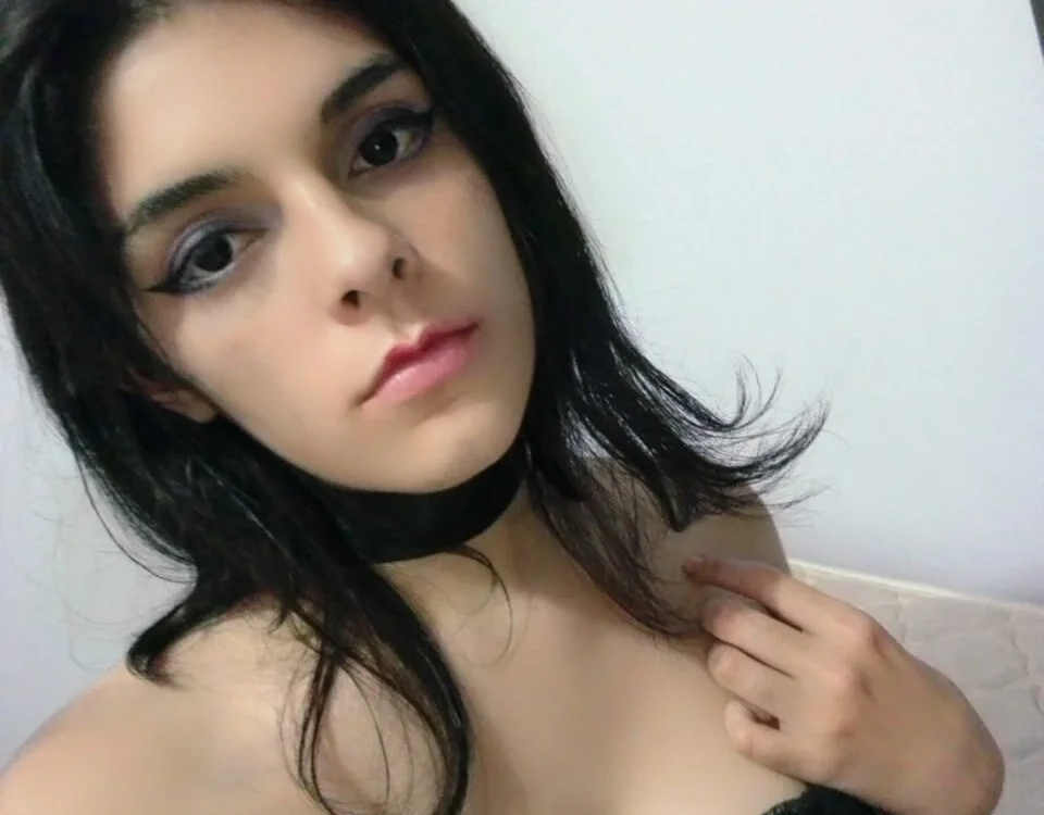 Rachel_Goth's Offline Chat Room