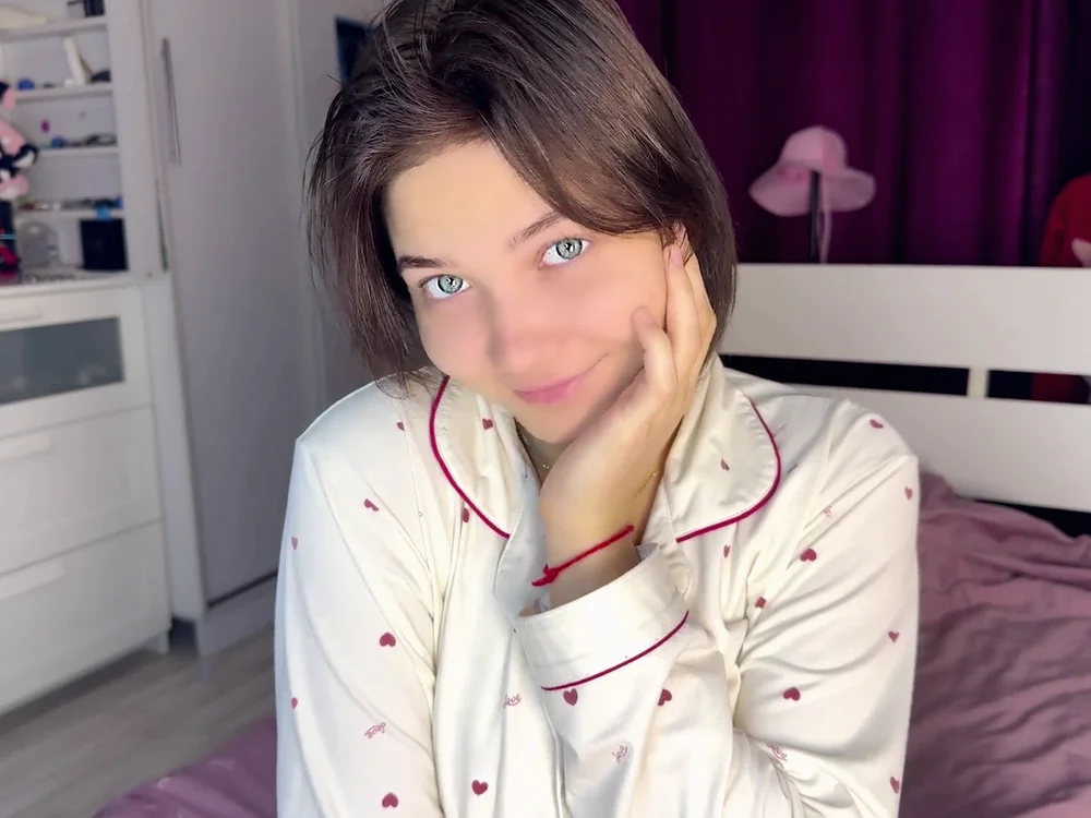 cute__caprice  офлайн XXX чат