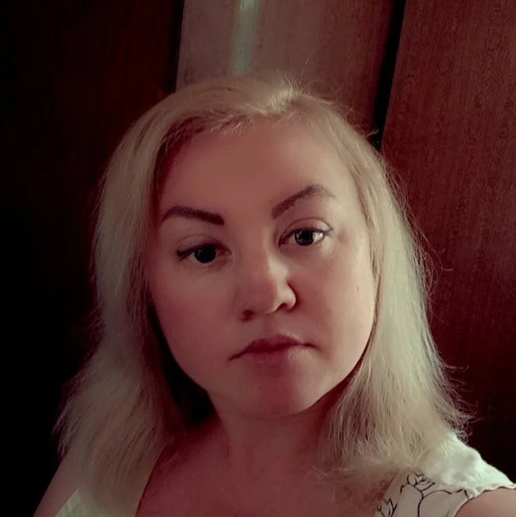 Madeline_Crystal's Offline Chat Room