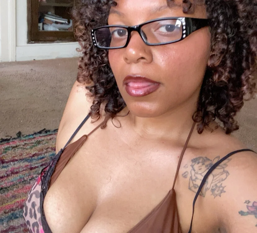 hotttmilk's Offline XXX Chat