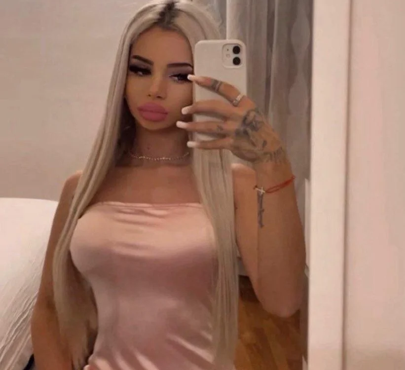 Ava_Golden's Offline XXX Chat