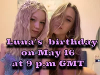 RussianBlondes' Offline Chat Room