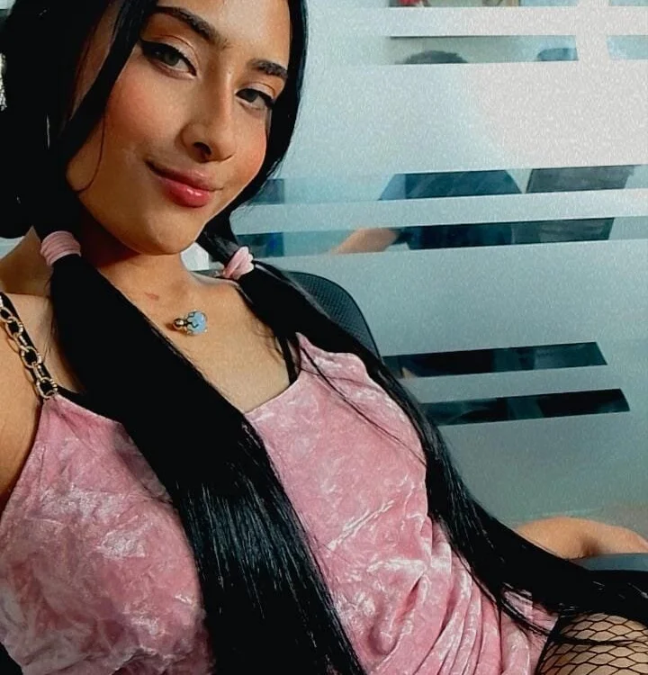 Ava_sweetx's Offline XXX Chat
