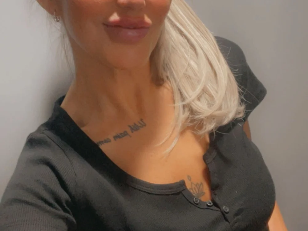 Fiery_Blonde_LexiX offline chatrum