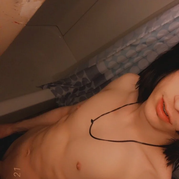 SapphireZ-Paradise's most recent online preview