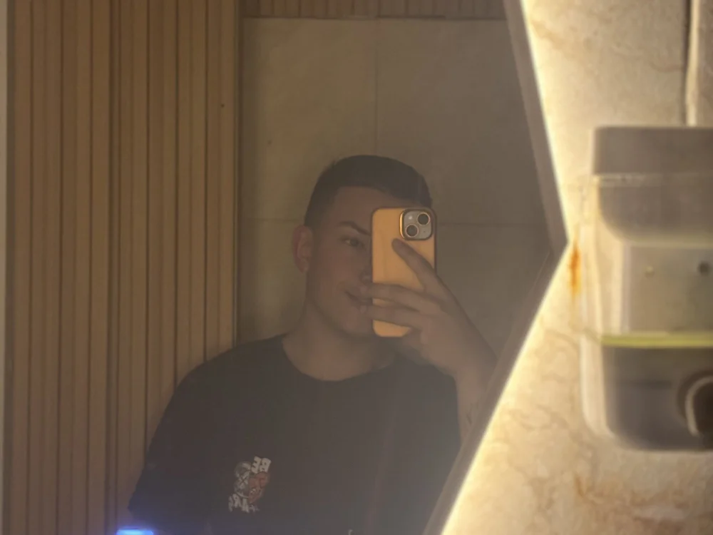elpollo17's Offline XXX Chat