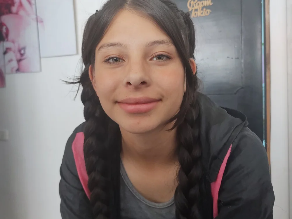 larasofia01's Offline Chat Room