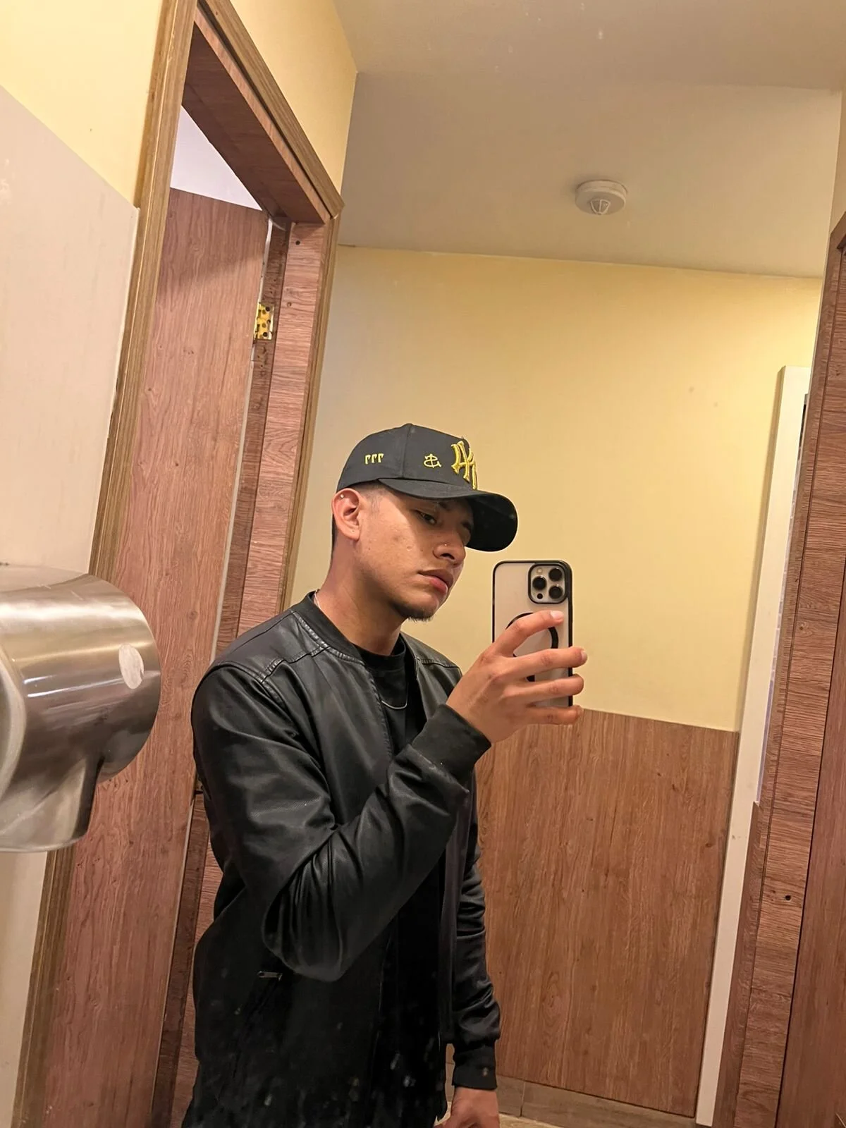 LiamBennet0 cover photo