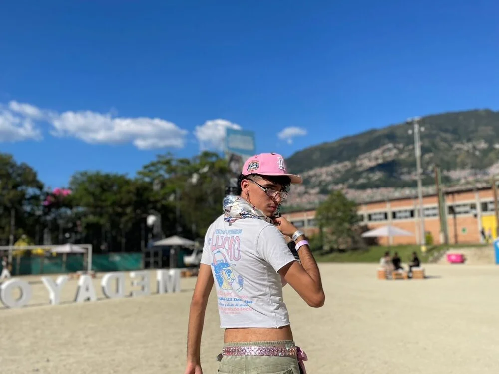 skinnypipe Offline XXX-Chat