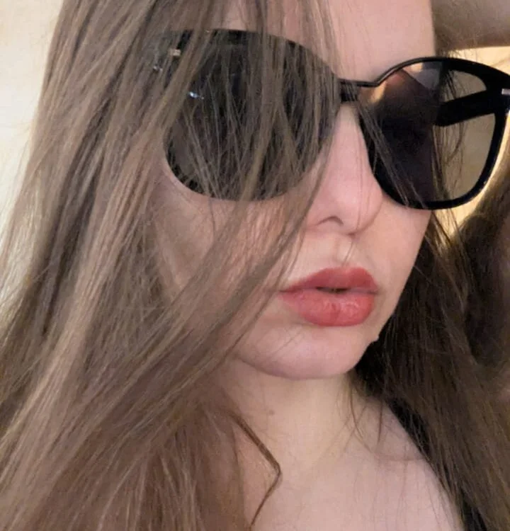 Lily_Marin অফলাইন XXX চ্যাট