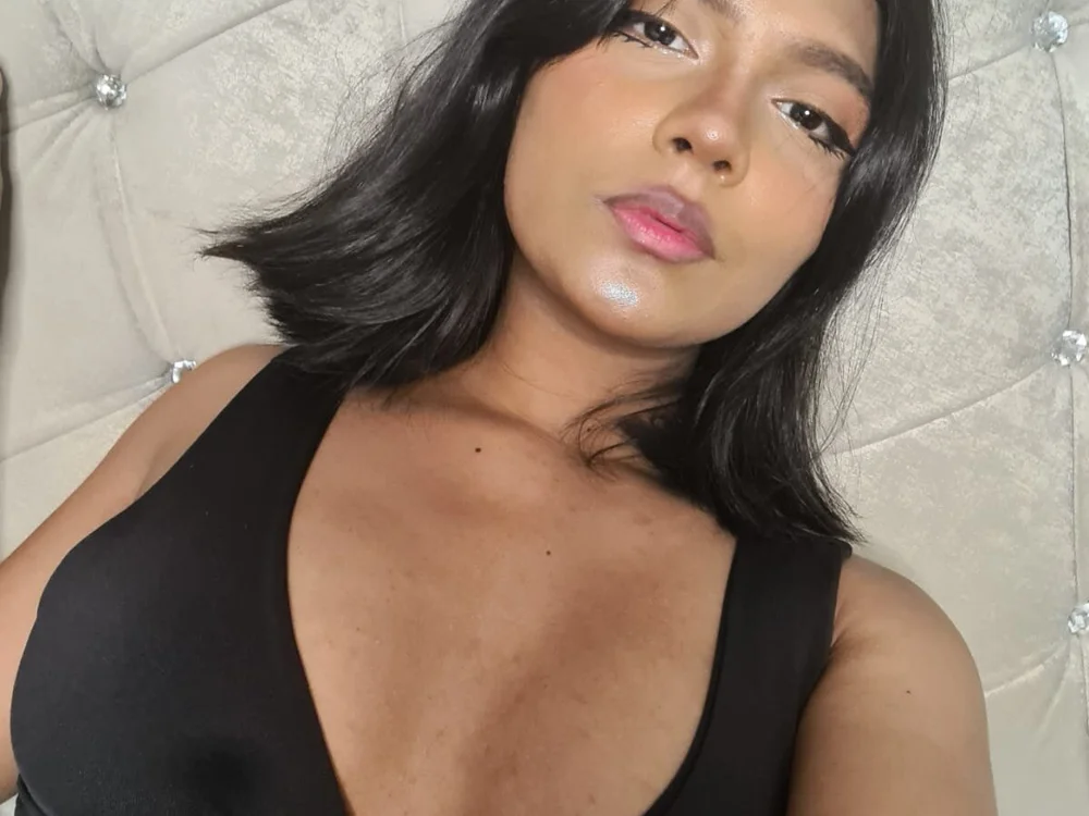 Sofia_darbell's Offline XXX Chat