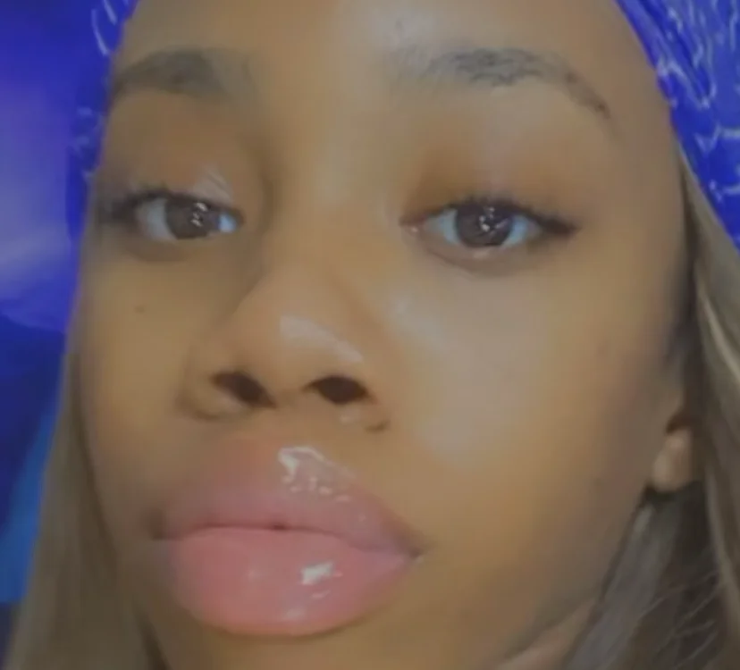 Niya2000JR's Offline Chat Room