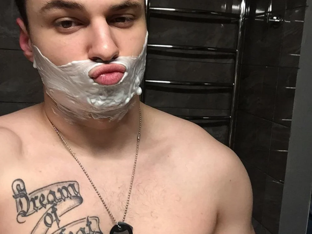 ERIC_PRIESTO's Offline XXX Chat