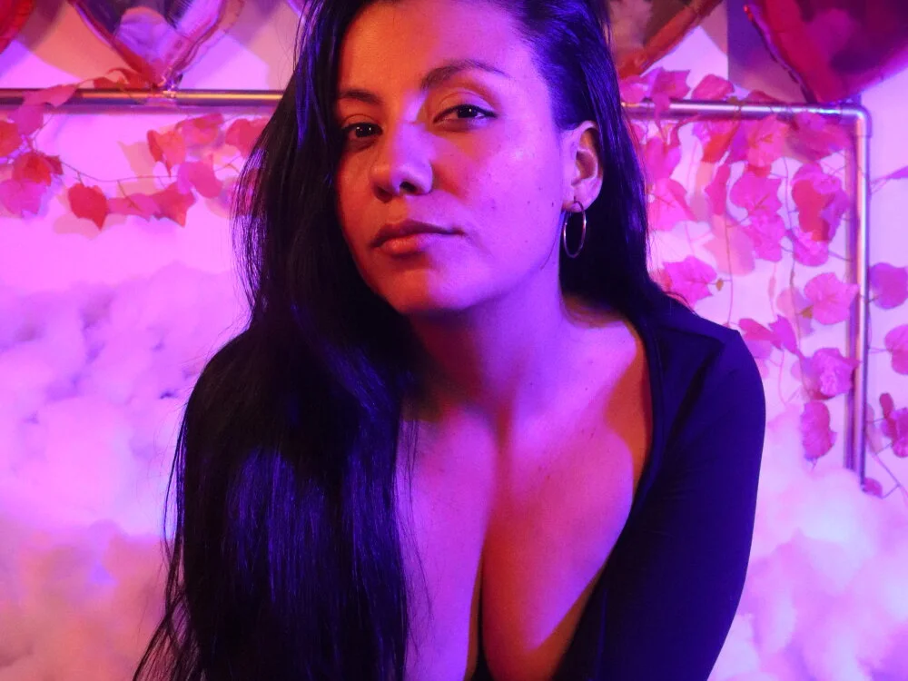 QueenRose94 offline XXX-chat