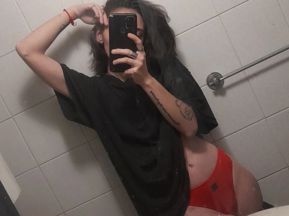 astrid20261's Offline XXX Chat