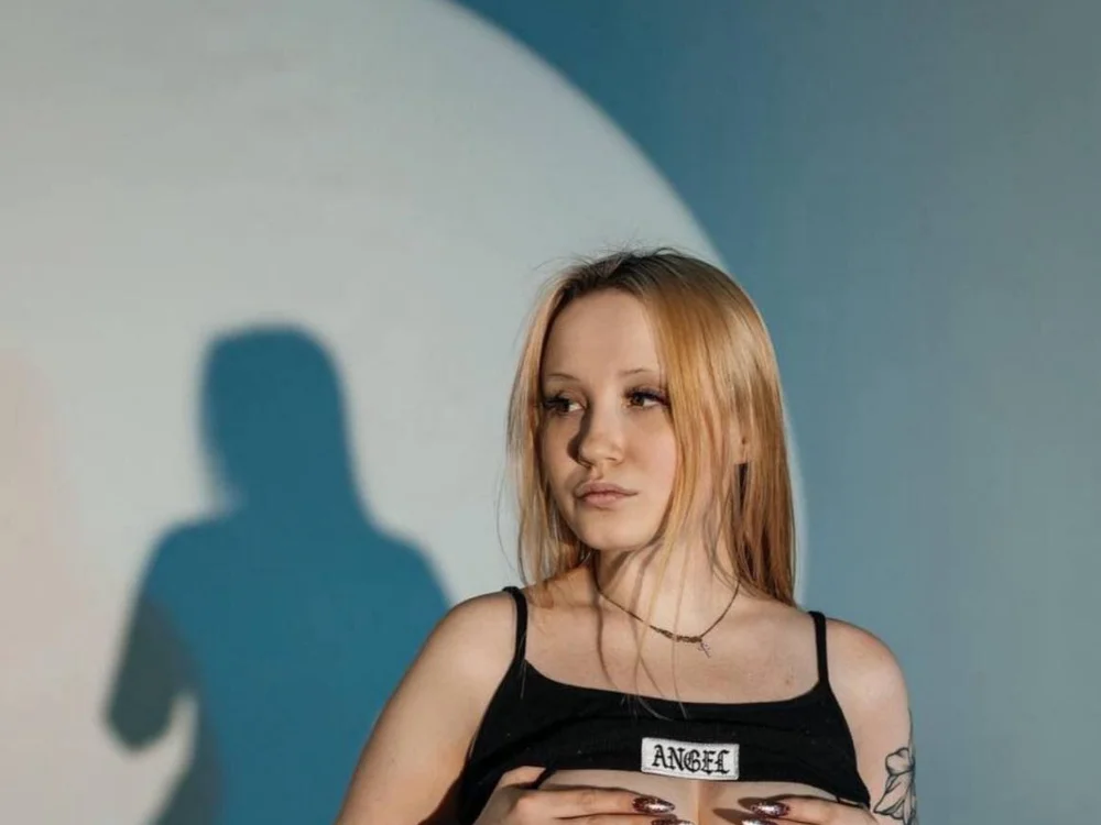 marry_blonde's most recent online preview
