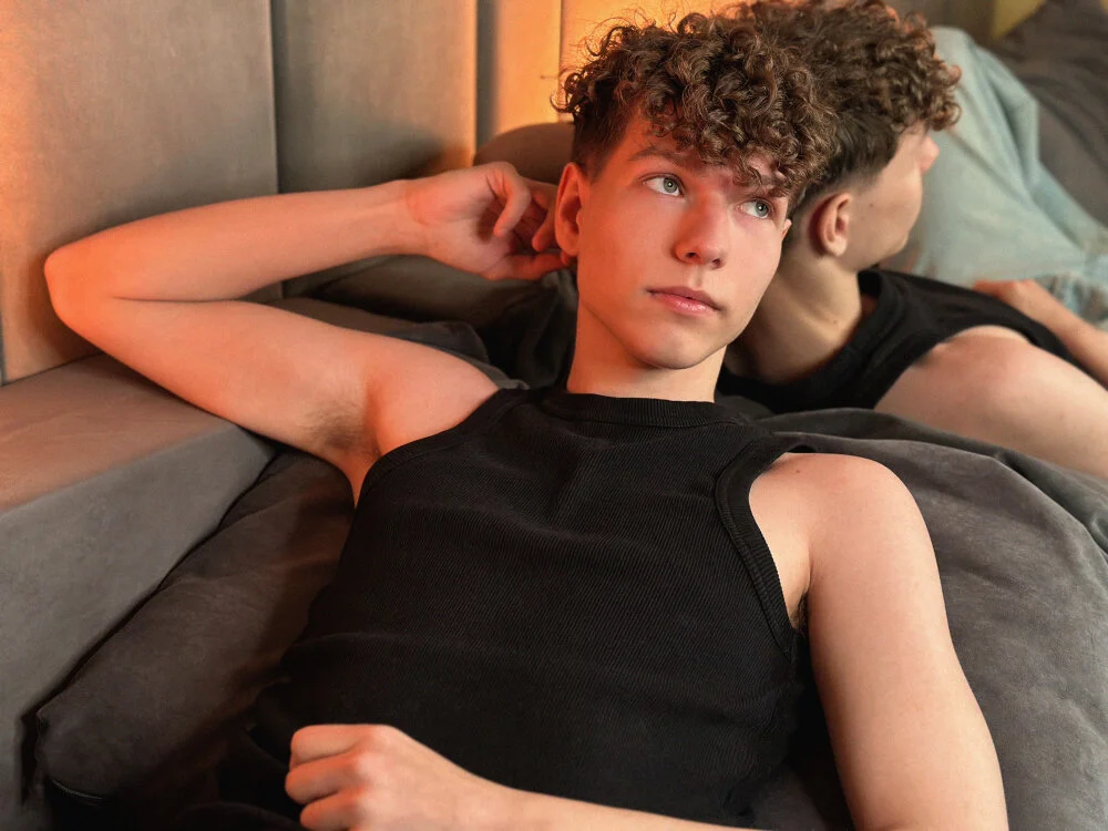 Офлайн-чат XXX WilliamCurlis