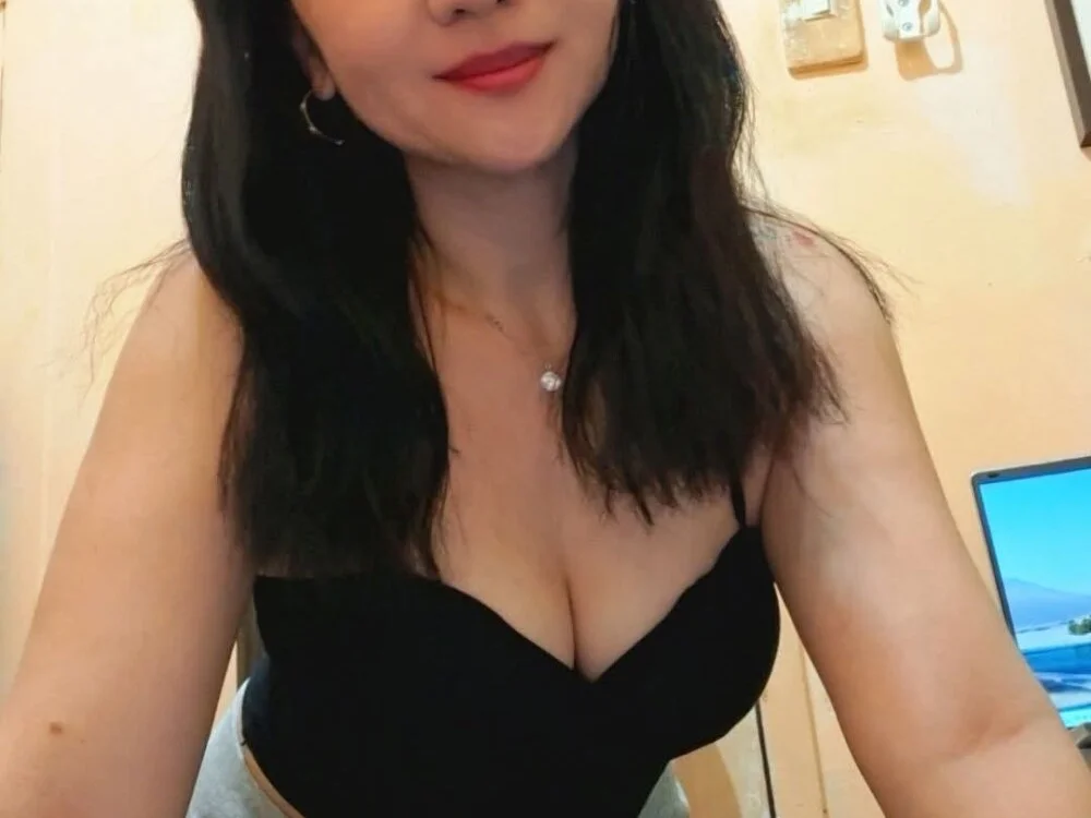 KissHott Adlı Modelin Çevrimdışı XXX Sohbeti