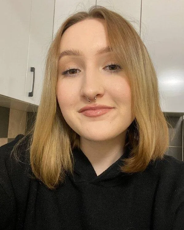 HellyKarera's Offline Chat Room