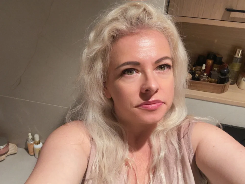 AliciaSensualn Offline XXX chat
