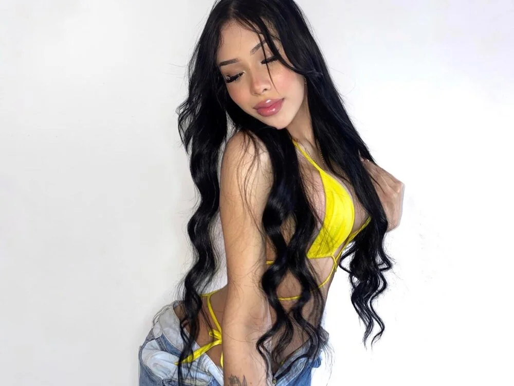 laurachloe1's Offline XXX Chat