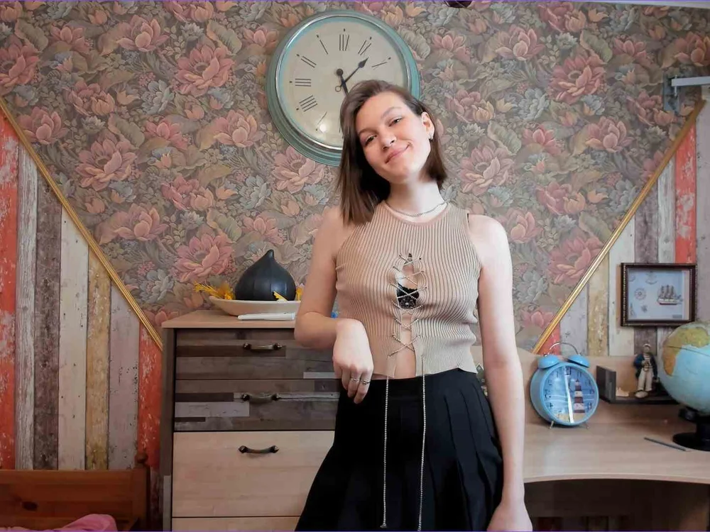 LucySkye offline chatrum