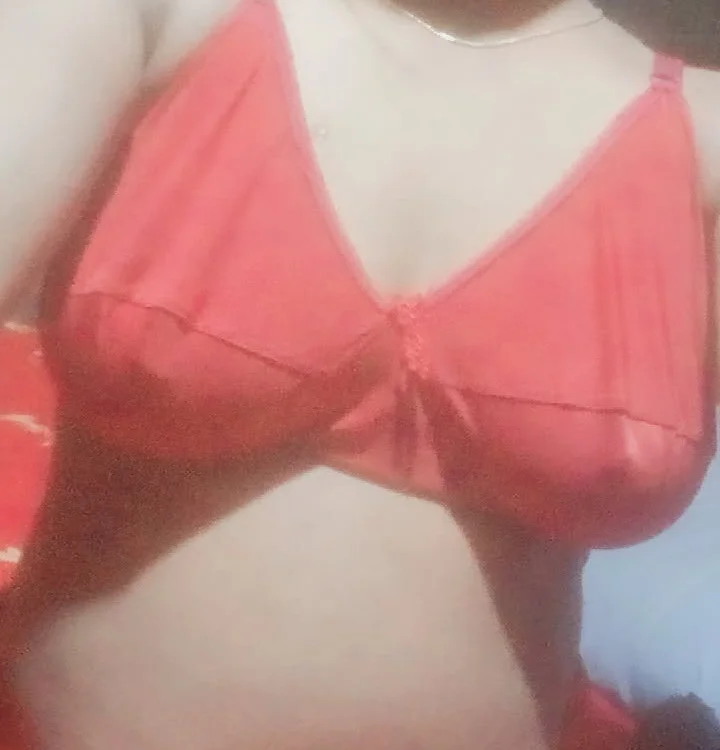 Katrin-606's Offline Chat Room