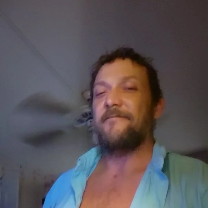 strokinluv's Offline Chat Room