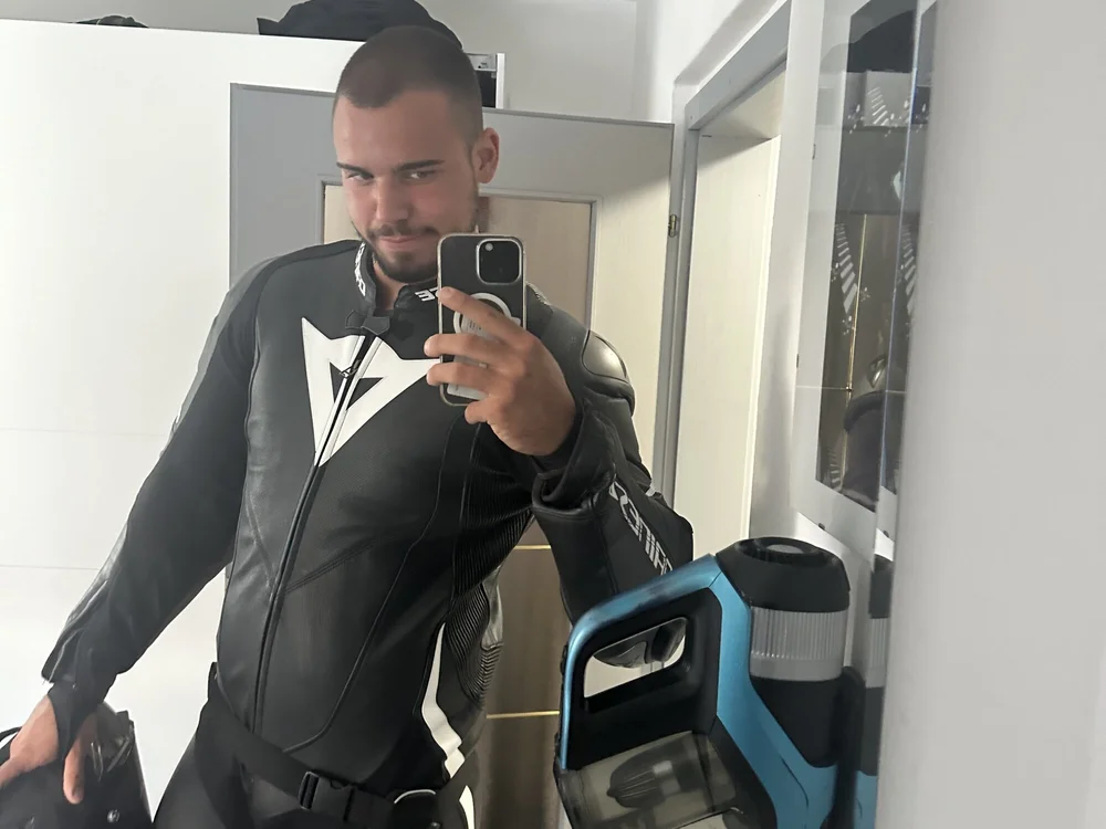 SoldierTyler's Offline Chat Room