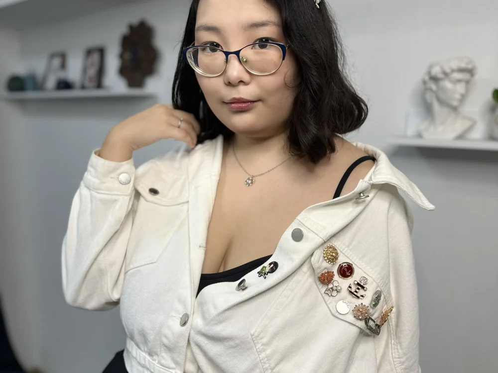 MaeGambee's Offline Chat Room