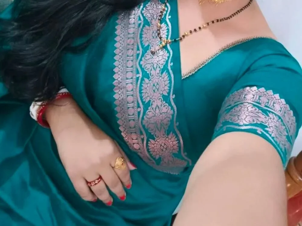 queen__mumbai Adlı Modelin Çevrimdışı XXX Sohbeti