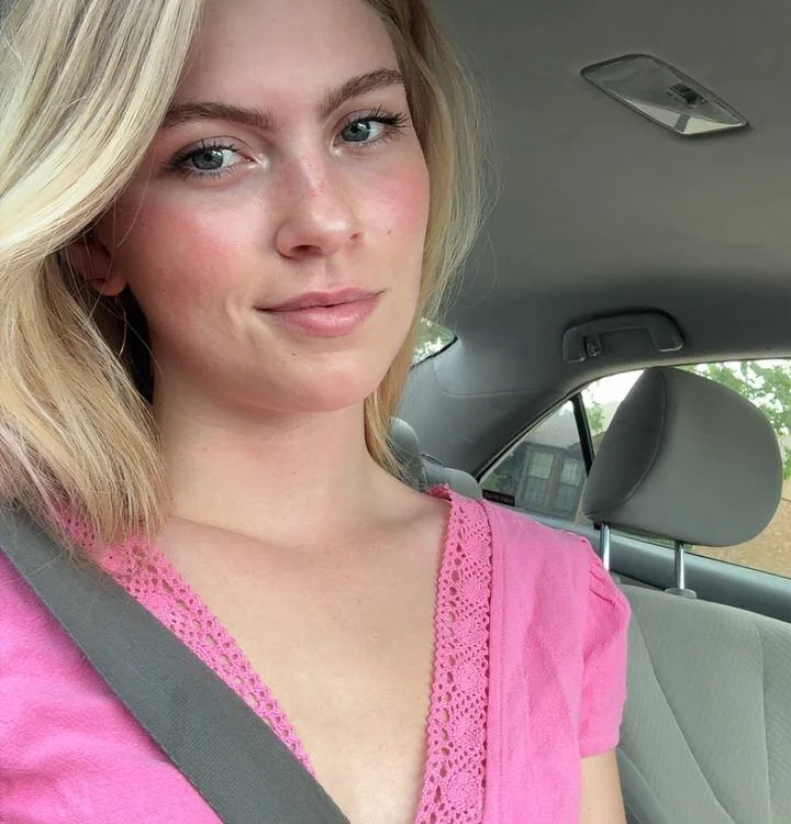 elliee81 offline chatrum