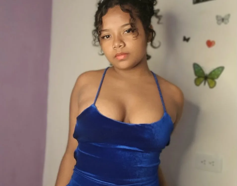 lau_sofia21's Offline XXX Chat