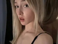 Model Kattie_Petite