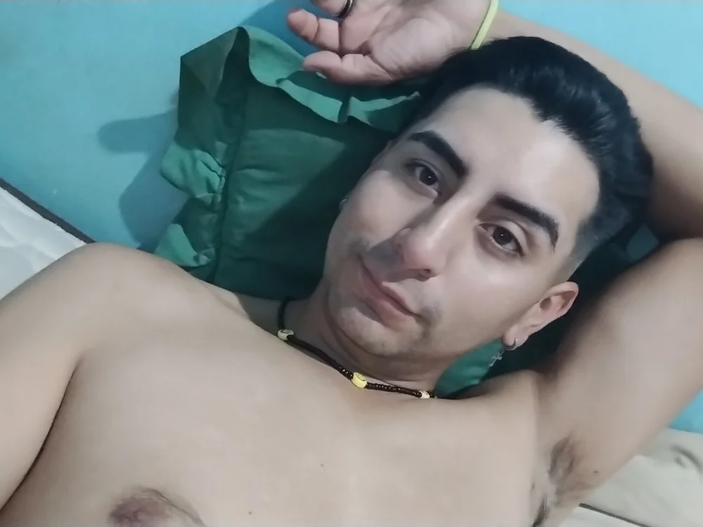 Juancaysaray's Offline XXX Chat