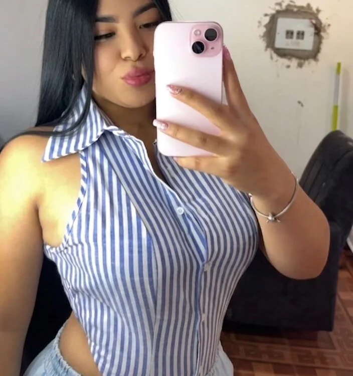 Aleja_44's Offline XXX Chat