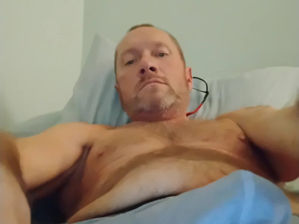 Jizz4Daddy's Offline Chat Room