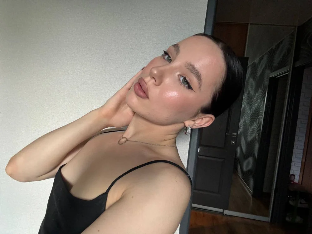 _HotLisa_'s Offline Chat Room