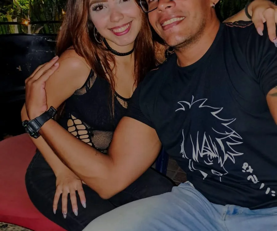 sweetholly_couple's Offline XXX Chat