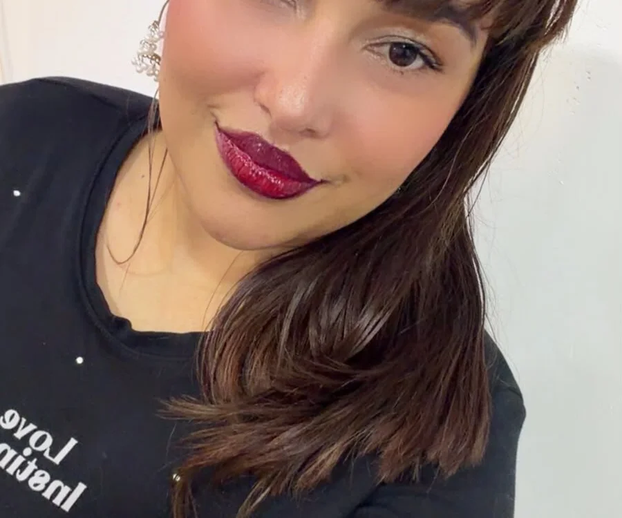 Briana_77's Offline XXX Chat