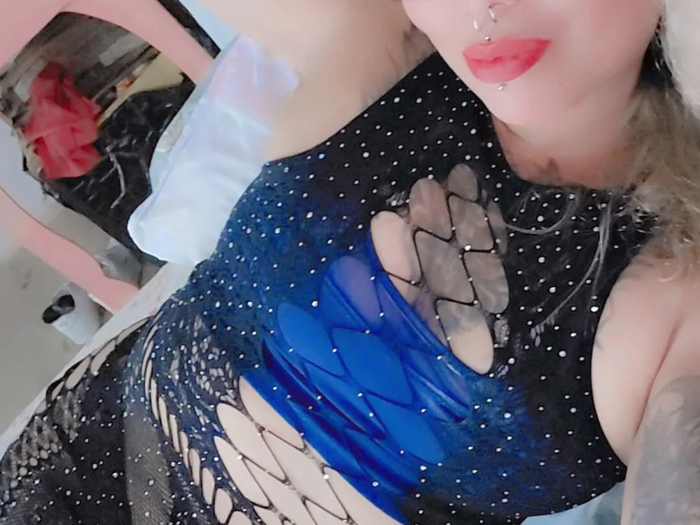 Hecate22_22 Offline XXX Chat
