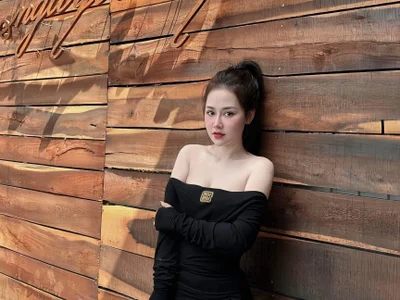 Christine-le1 profile