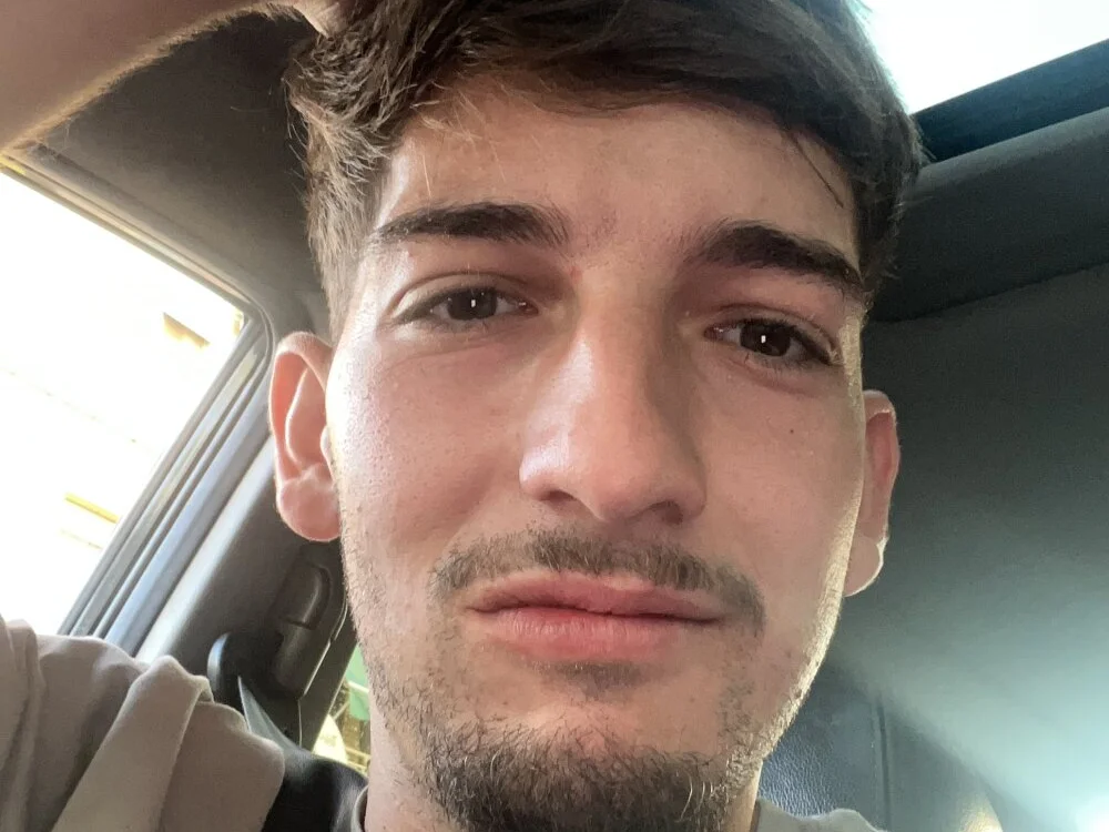 Angelooouuuu Offline XXX Chat