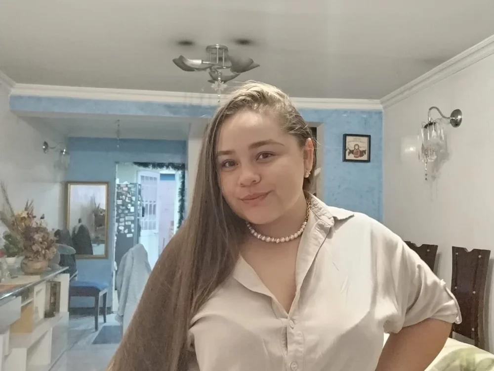 eva_ch_'s Offline Chat Room