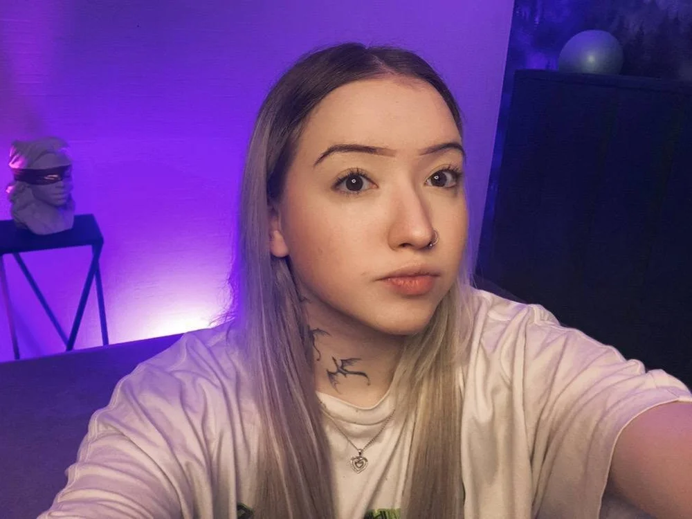 AdenaCoplan's Offline Chat Room