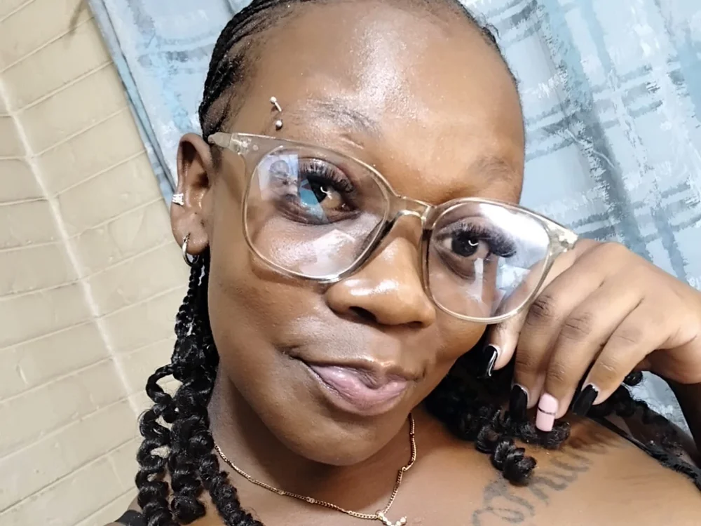 INNOCENTSLUT25's Offline XXX Chat